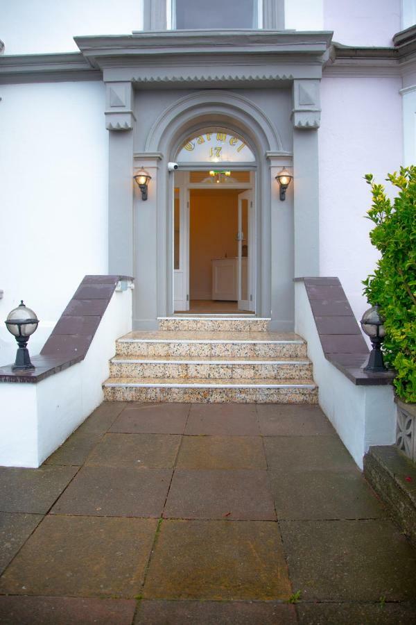 ホテル Carmel House ランディドノー エクステリア 写真