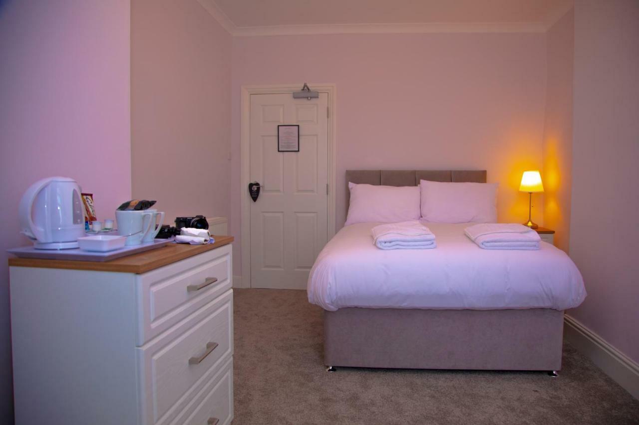 ホテル Carmel House ランディドノー エクステリア 写真