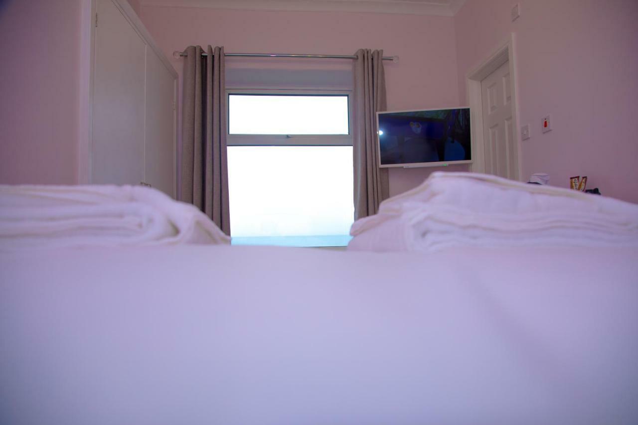 ホテル Carmel House ランディドノー エクステリア 写真